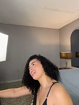 Snapshot of LuxyLux_ chatting on 04-01-26, 12:02 LuxyLux online show from 04-01-26, 12:02