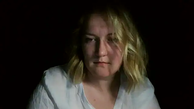 TinaKittyX online show from 05-17-26, 08:42