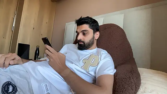 Snapshot of priyxh chatting on 05-24-26, 01:44 priyxh online show from 05-24-26, 01:44