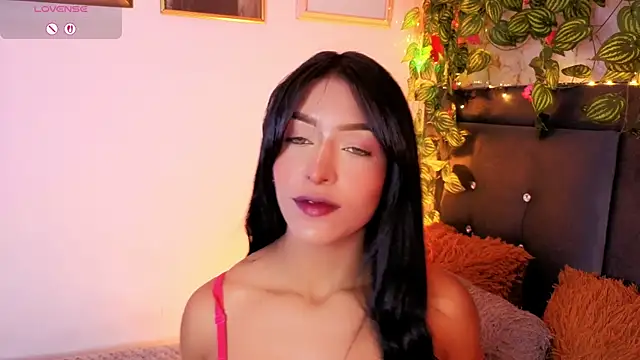 Snapshot of Alisse_Storm chatting on 05-23-26, 04:11 Alisse Storm online show from 05-23-26, 04:11