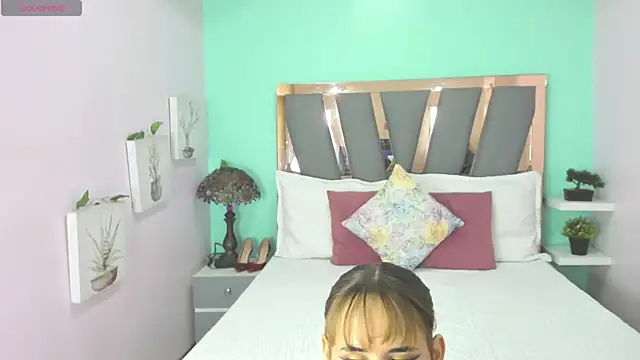 Alina Valmont online show from 05-17-26, 02:39