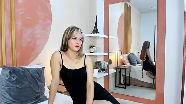 Snapshot of Alina_Valmont chatting on 07-10-26, 02:06 Alina Valmont online show from 07-10-26, 02:06