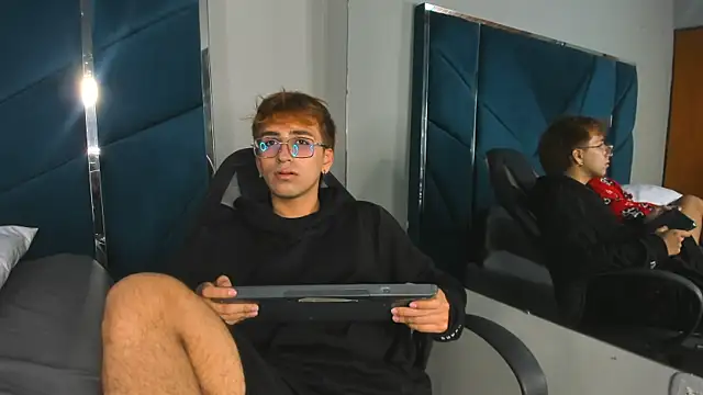 Snapshot of JeremySanders1_ chatting on 04-03-26, 12:39 JeremySanders1 online show from 04-03-26, 12:39