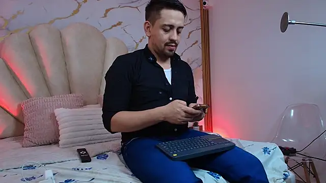 Christopherluxe online show from 04-03-26, 03:13