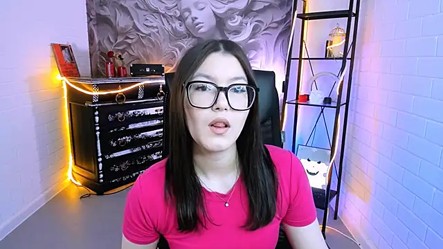 JennyGibson online show from 06-19-26, 05:13