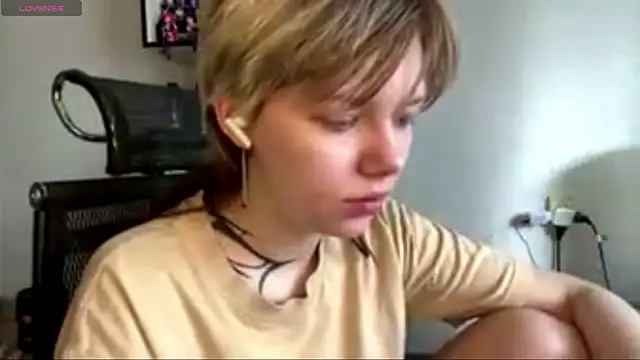 Snapshot of MadalynNosel chatting on 04-12-26, 07:11 MadalynNosel online show from 04-12-26, 07:11