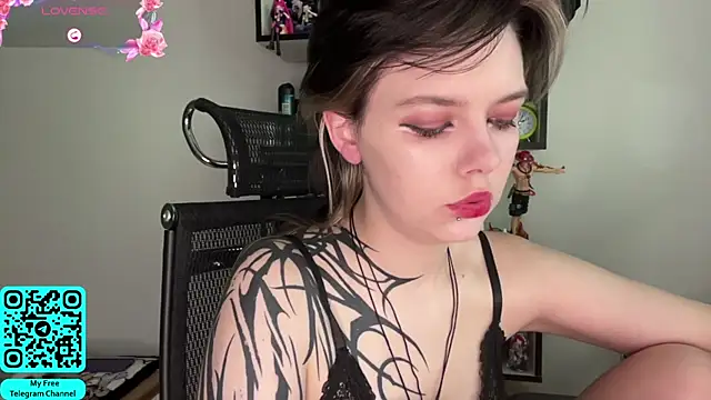 Snapshot of MadalynNosel chatting on 06-16-26, 07:08 MadalynNosel online show from 06-16-26, 07:08