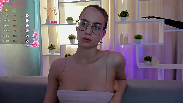 LoveBettie online show from 04-26-26, 01:25