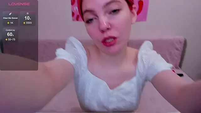 Snapshot of Marie_Reyess chatting on 05-25-26, 03:17 Marie Reyess online show from 05-25-26, 03:17