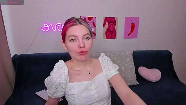 Snapshot of Marie_Reyess chatting on 04-02-26, 06:53 Marie Reyess online show from 04-02-26, 06:53