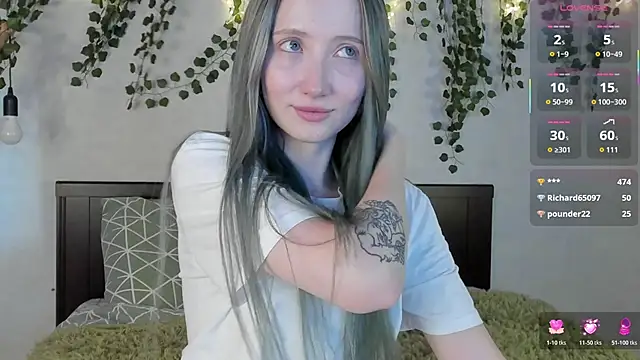 Snapshot of Leona_Vixen chatting on 06-11-26, 12:43 Leona Vixen online show from 06-11-26, 12:43