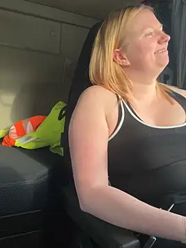 TruckerBabeLeenchen online show from 04-09-26, 06:19