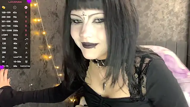Snapshot of EmilyEmbears chatting on 06-12-26, 06:33 EmilyEmbears online show from 06-12-26, 06:33