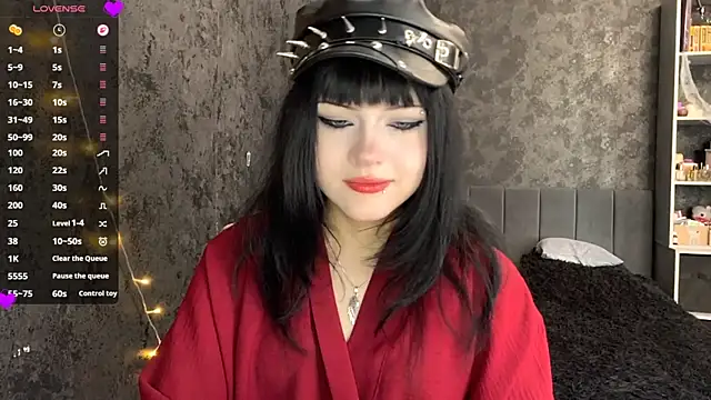 Snapshot of EmilyEmbears chatting on 06-11-26, 06:32 EmilyEmbears online show from 06-11-26, 06:32