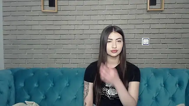 RebeccaMosc online show from 04-06-26, 05:08