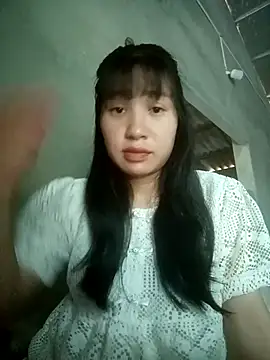 lucynguyen2 online show from 04-21-26, 02:14