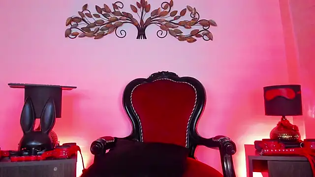 Snapshot of Madamedaphne_ chatting on 05-20-26, 05:43 Madamedaphne online show from 05-20-26, 05:43