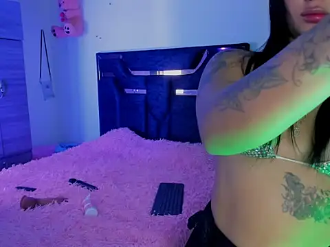 Snapshot of Megan-foxxx- chatting on 05-28-26, 09:06 Megan-foxxx- online show from 05-28-26, 09:06