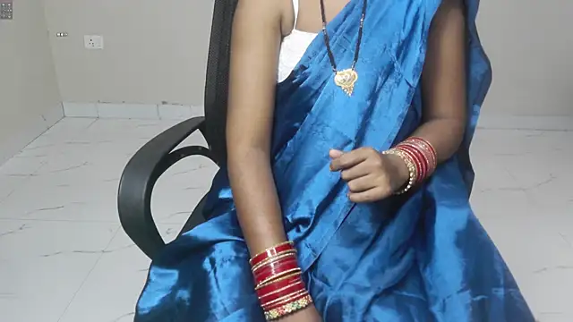Snapshot of Hot_Bhabhi_1 chatting on 05-24-26, 09:36 Hot Bhabhi 1 online show from 05-24-26, 09:36