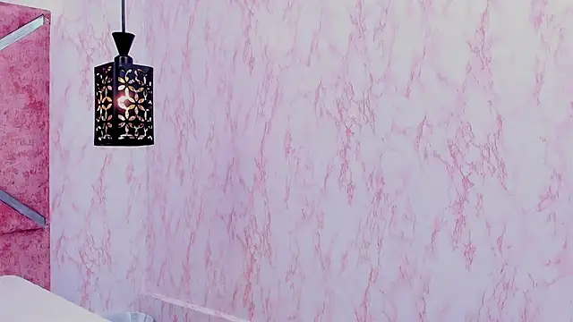 Lila Horney online show from 04-04-26, 02:23