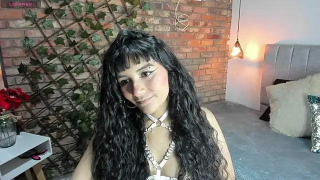 Hanna Clark   online show from 04-28-26, 12:31