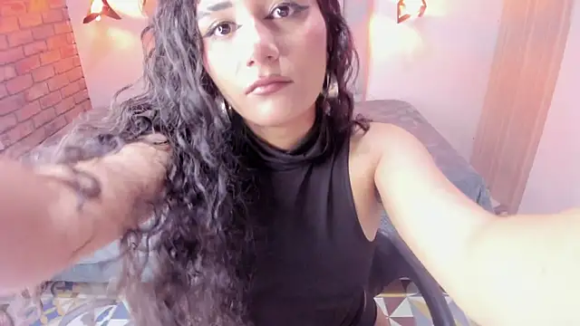 Hanna Clark   online show from 04-16-26, 12:17