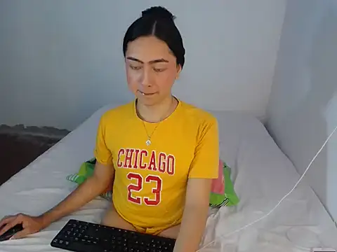 kammy bonbom online show from 04-10-26, 12:06