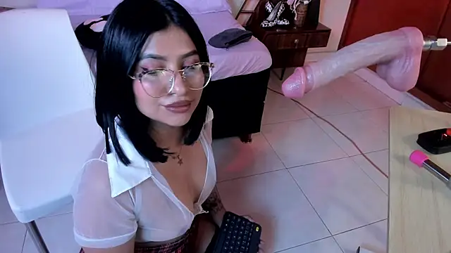 Snapshot of zaraywhitmore chatting on 04-08-26, 06:20 zaraywhitmore online show from 04-08-26, 06:20