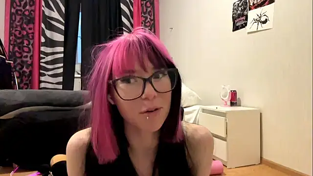 Snapshot of WifeAileen chatting on 05-26-26, 06:28 WifeAileen online show from 05-26-26, 06:28