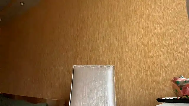 Snapshot of ElvieTribou chatting on 04-09-26, 07:03 ElvieTribou online show from 04-09-26, 07:03