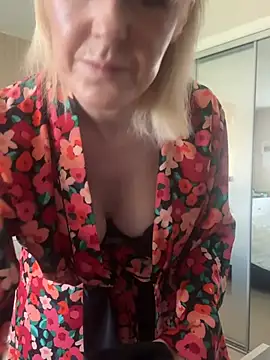 Laylaskyexx online show from 06-05-26, 06:52