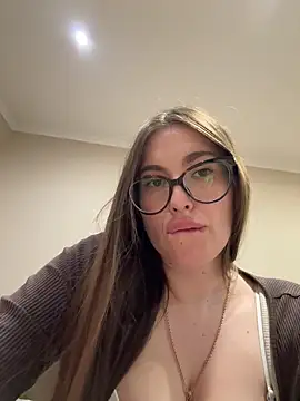 Lindasix online show from 05-07-26, 07:06
