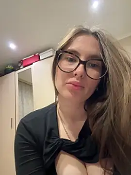 Lindasix online show from 04-17-26, 05:16