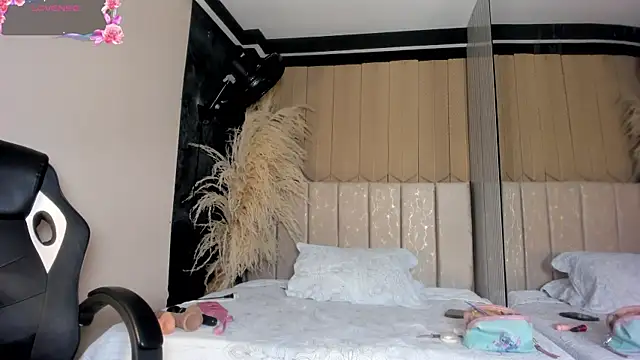 LexiAdamss online show from 06-18-26, 12:43