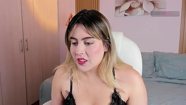 Snapshot of jenny_Dream_ chatting on 04-18-26, 08:20 jenny Dream online show from 04-18-26, 08:20