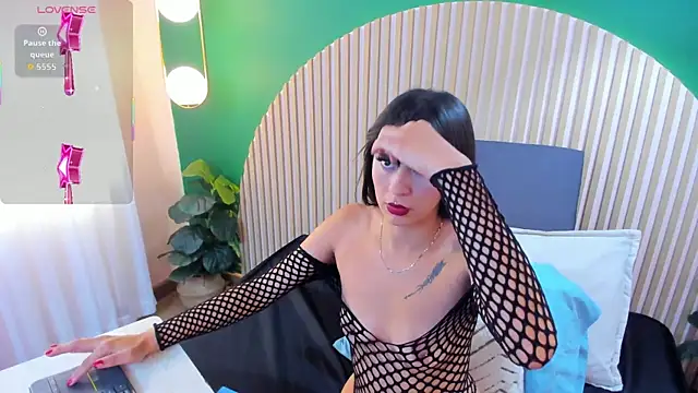 Alicecoule  online show from 04-30-26, 11:39
