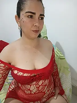 Snapshot of Emily_Divi69 chatting on 05-30-26, 02:40 Emily Divi69 online show from 05-30-26, 02:40