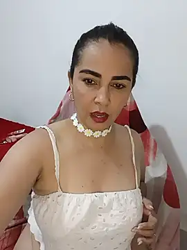 Snapshot of Emily_Divi69 chatting on 06-16-26, 01:16 Emily Divi69 online show from 06-16-26, 01:16