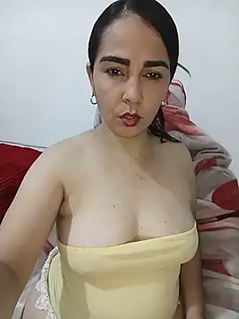 Snapshot of Emily_Divi69 chatting on 05-18-26, 12:11 Emily Divi69 online show from 05-18-26, 12:11