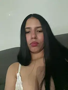 Snapshot of IsabelaRivers chatting on 05-14-26, 03:36 IsabelaRivers online show from 05-14-26, 03:36