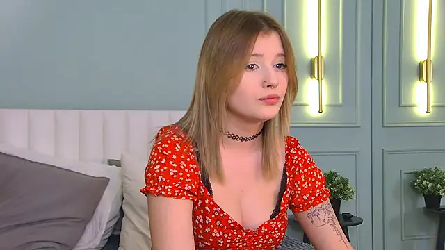 Snapshot of Mila_blum chatting on 04-15-26, 06:56 Mila blum online show from 04-15-26, 06:56