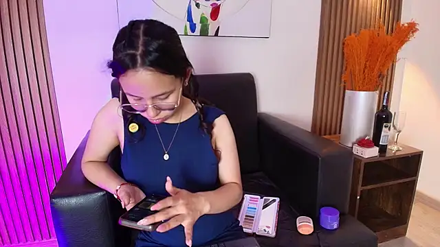 DaphneValucci online show from 05-01-26, 08:47