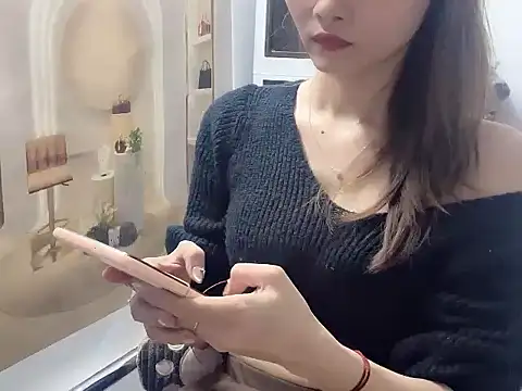 Snapshot of ___Nami___ chatting on 04-17-26, 01:36 Nami online show from 04-17-26, 01:36