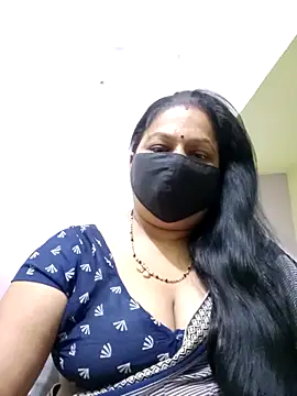 Snapshot of PINKI_024 chatting on 05-10-26, 05:44 PINKI 024 online show from 05-10-26, 05:44