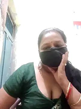 Snapshot of PINKI_024 chatting on 04-27-26, 06:00 PINKI 024 online show from 04-27-26, 06:00