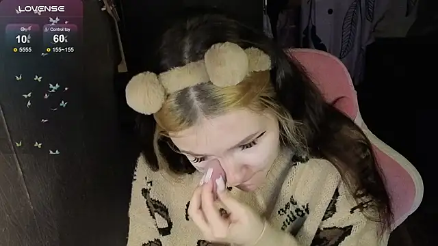 Snapshot of Liaa_Lii chatting on 04-15-26, 06:34 Liaa Lii online show from 04-15-26, 06:34