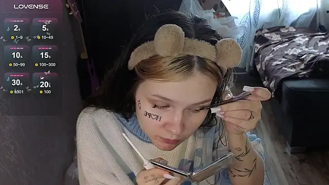 Snapshot of Liaa_Lii chatting on 04-14-26, 10:20 Liaa Lii online show from 04-14-26, 10:20