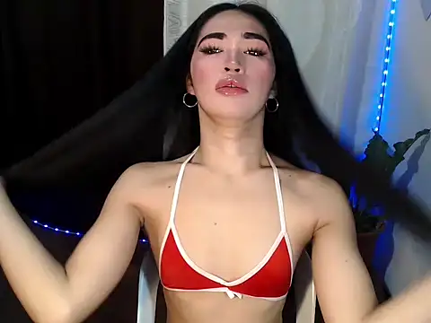 Snapshot of urasiankylie chatting on 06-30-26, 05:57 urasiankylie online show from 06-30-26, 05:57