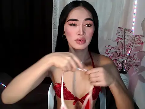 Snapshot of urasiankylie chatting on 07-09-26, 05:56 urasiankylie online show from 07-09-26, 05:56