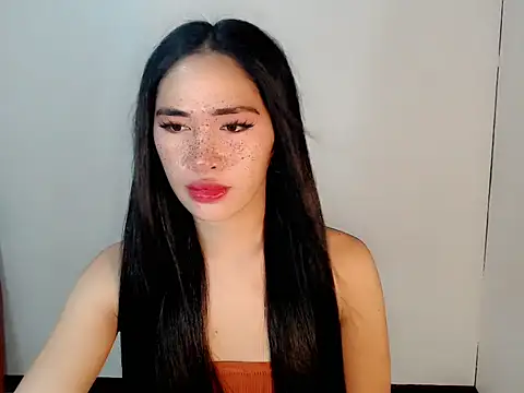 Snapshot of urasiankylie chatting on 04-19-26, 04:41 urasiankylie online show from 04-19-26, 04:41